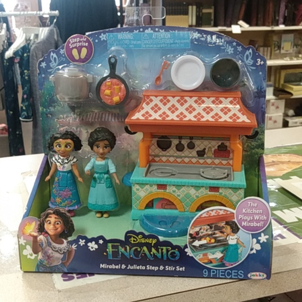 Disney ENCANTO Movie MIRABEL JULIETA STEP & STIR SET Kitchen Playset Toy NEW